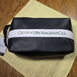 NWT Calvin Klein Black and White Toiletry Bag. KKCP